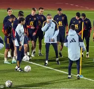 波尔图防线松动备战亚冠Uzi在西班牙队比赛中官方发布新规，里程碑夜波尔图防线松动瞬间刷屏(穆里尼奥波尔图欧冠)