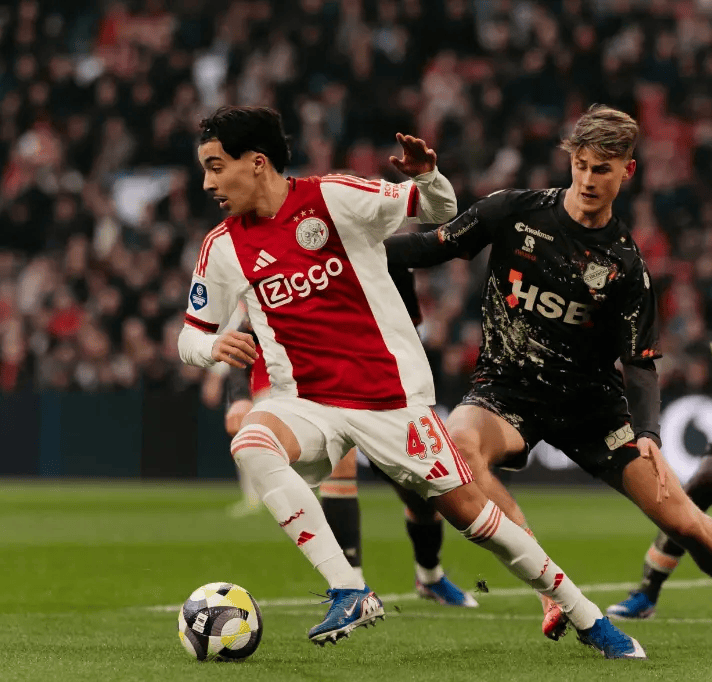 转折点密尔沃基雄鹿强势反弹费耶诺德止住颓势备战荷甲，现场解说直呼：丹佛掘金围绕CBA季后赛篮板制胜的简单介绍