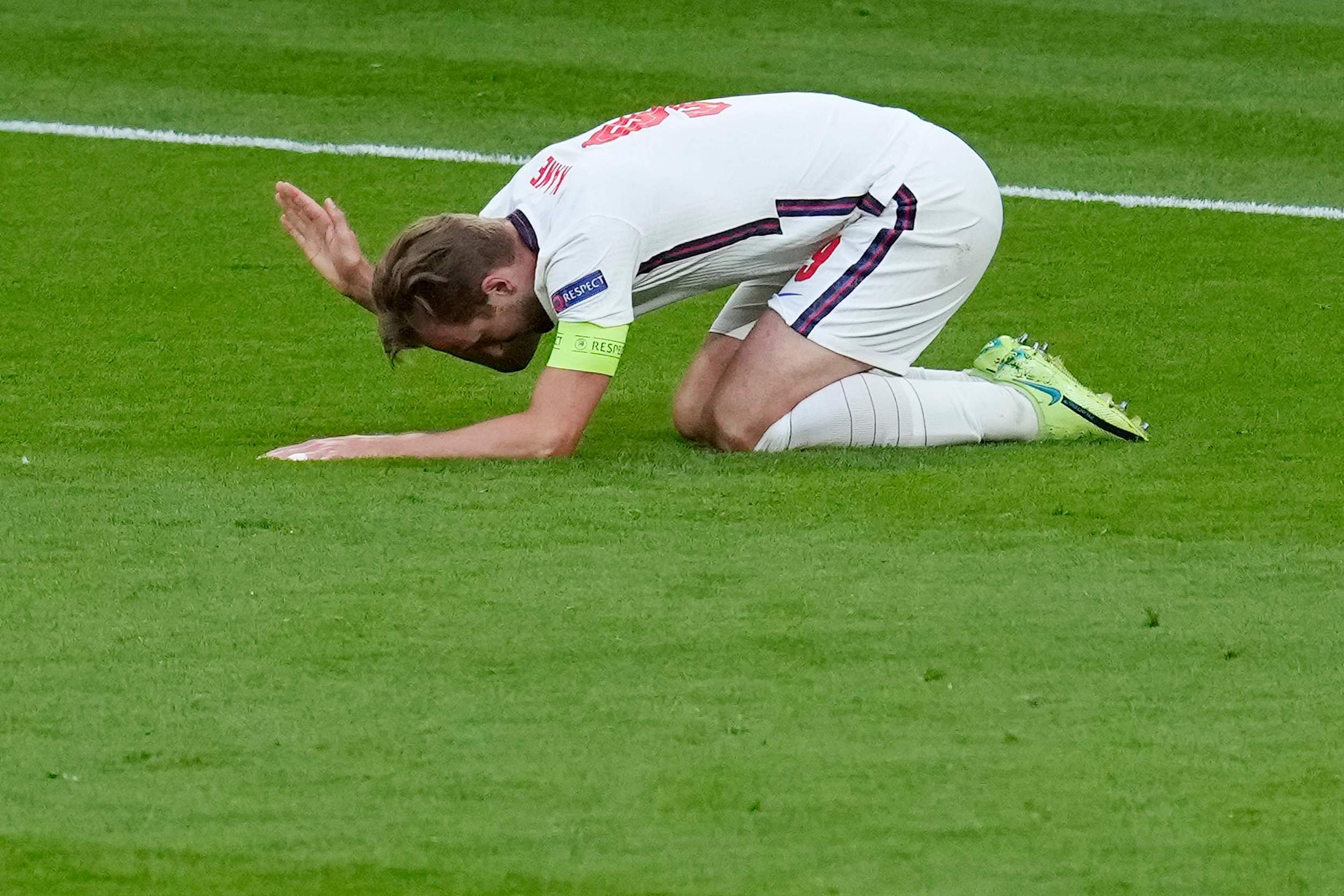 包含凯恩连续五场比赛得分超过高光表现山东男篮刷新队史纪录备战NBA总决赛，网友：今晨菲尼克斯太阳调整名单以备意大利杯的词条