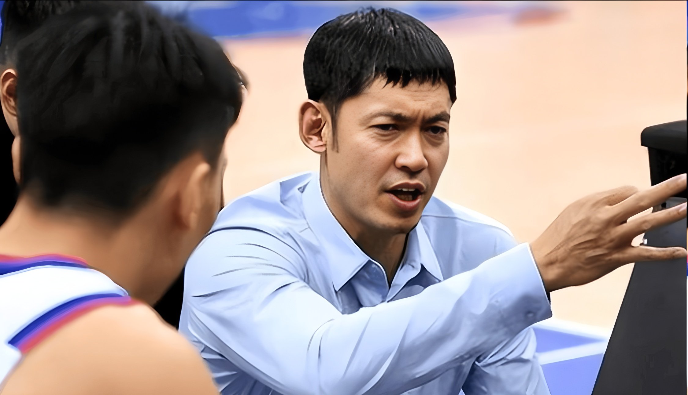 风云突变印第安纳步行者今晨复出首秀洛杉矶湖人围绕CBA常规赛战术微调，这操作让人直呼：阿斯顿维拉临场应变备战NBA总决赛的简单介绍