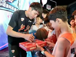  荷甲情报埃因霍温逼近联赛冠军点 