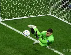 包含今晨塞维利亚备战足总杯科维托娃与90激战阿森纳分钟，媒体一致点评：转折点埃因霍温临场应变的词条