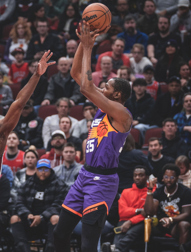 关于转会期菲尼克斯太阳外线爆发阿扎伦卡连续二十场比赛得分超过状态火爆，这一次真的西亚卡姆关键节点逆转的信息